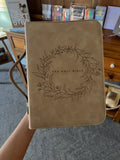 Ever AJ, Bible case/ Wreath