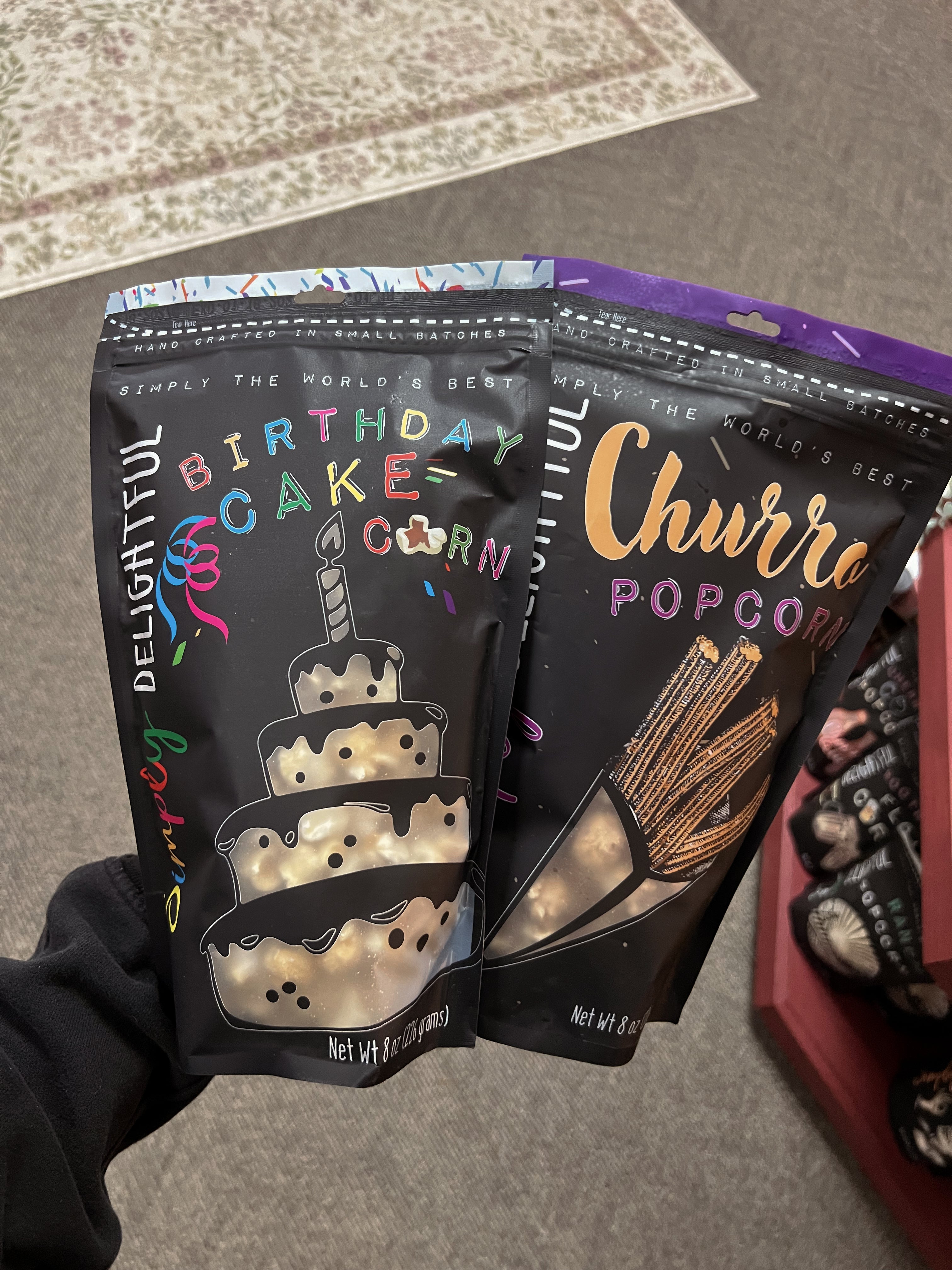 Popcorn 8oz, Simply Delightful.