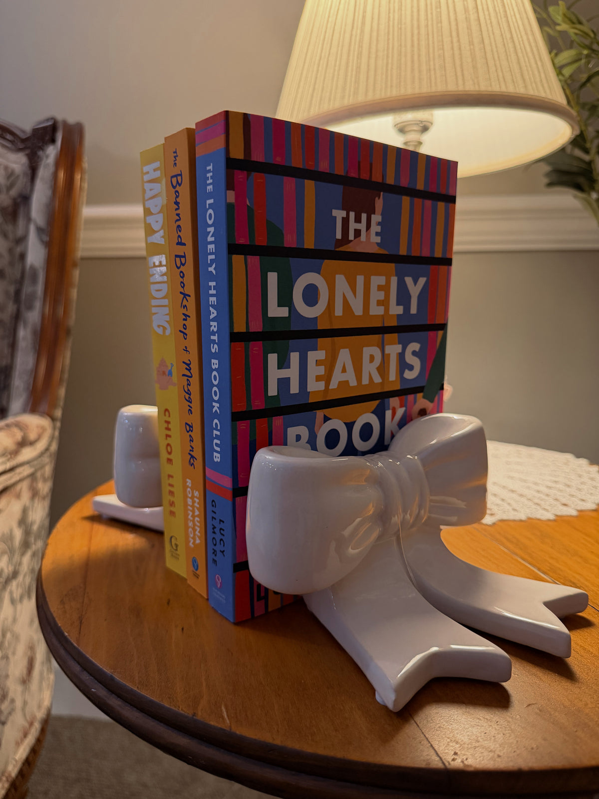 Bow bookend