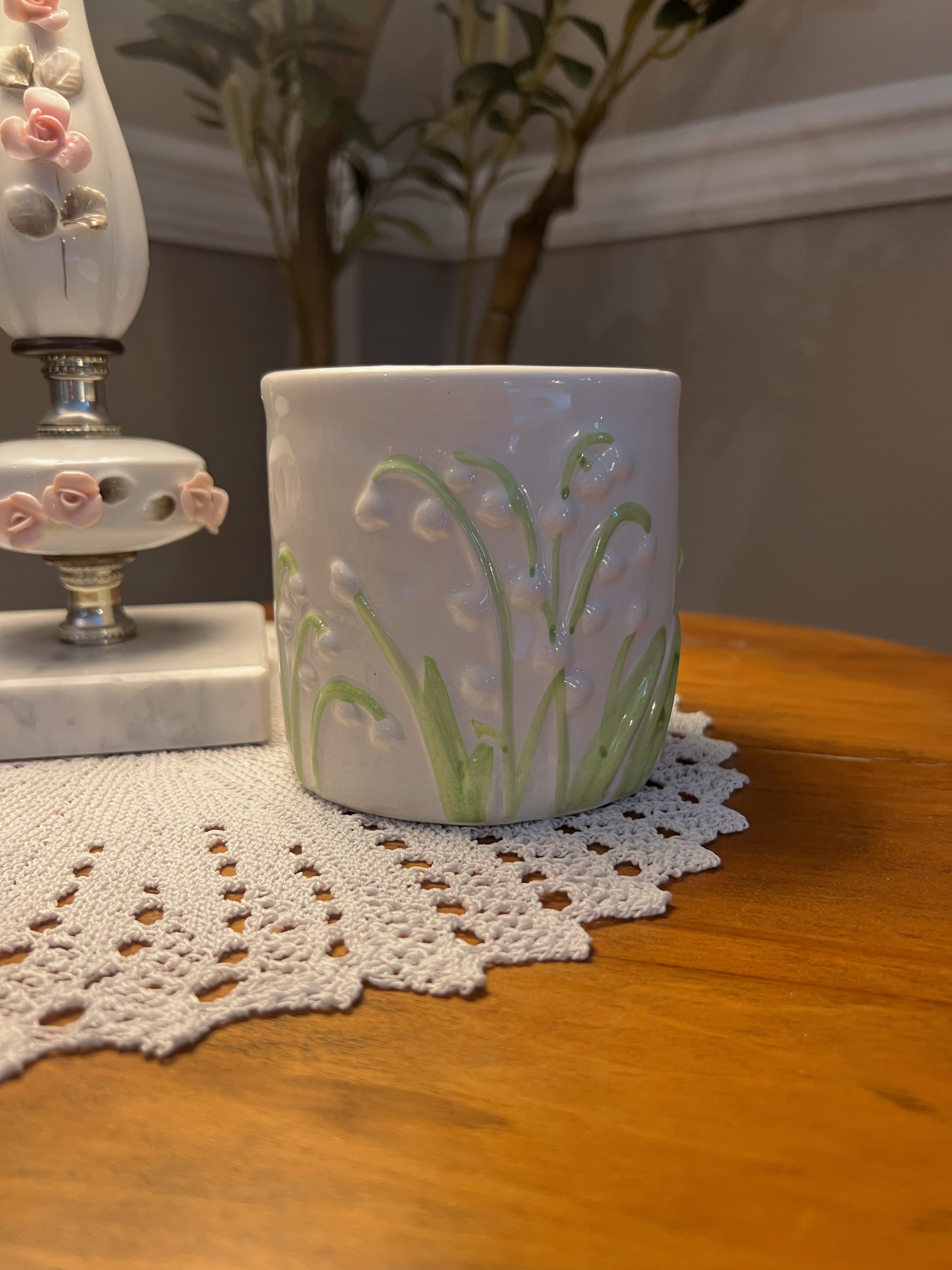 11oz Lily candle/ Flora bunda