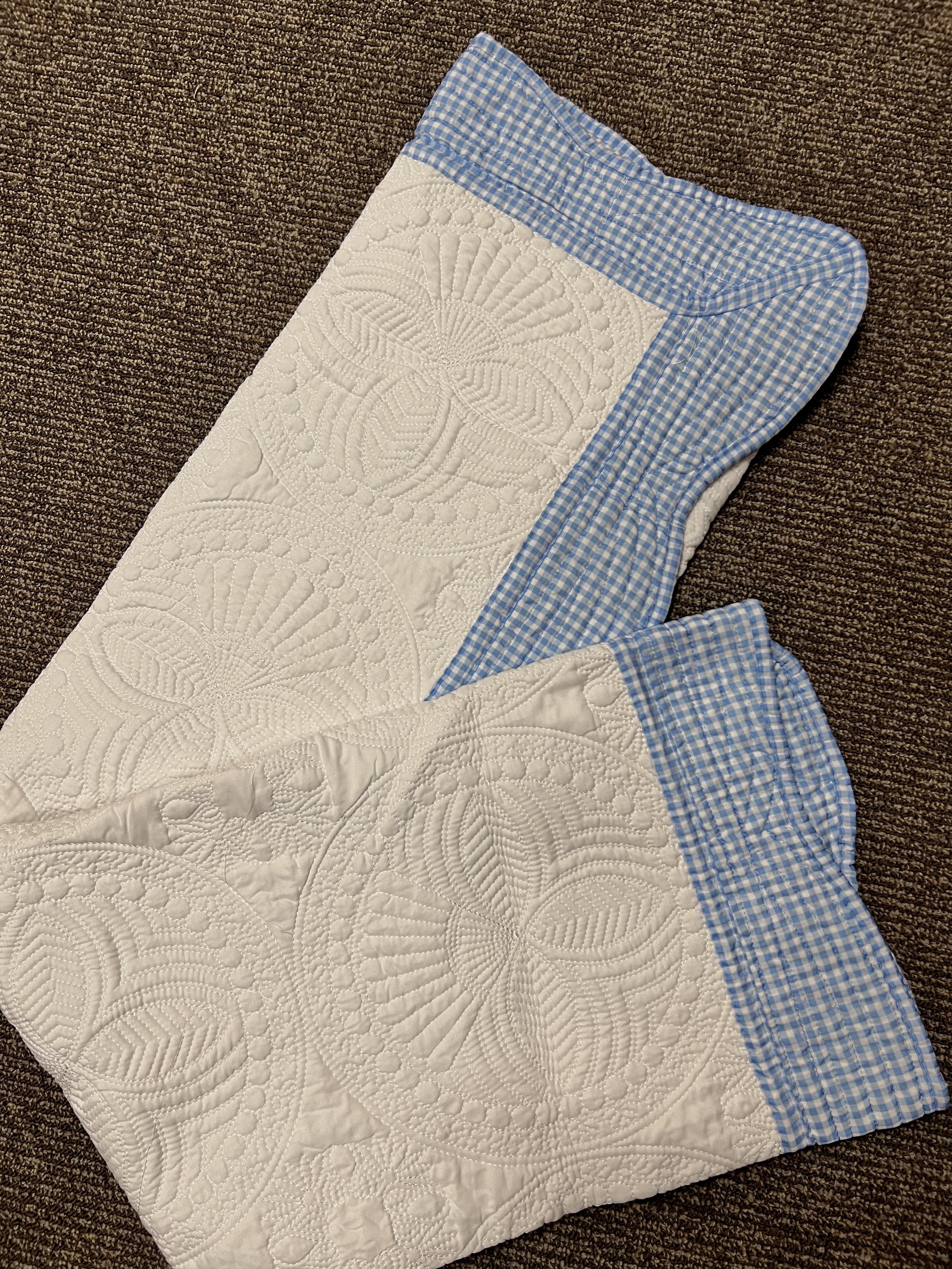 Blue gingham quilt/ Baby, Prairie impressions