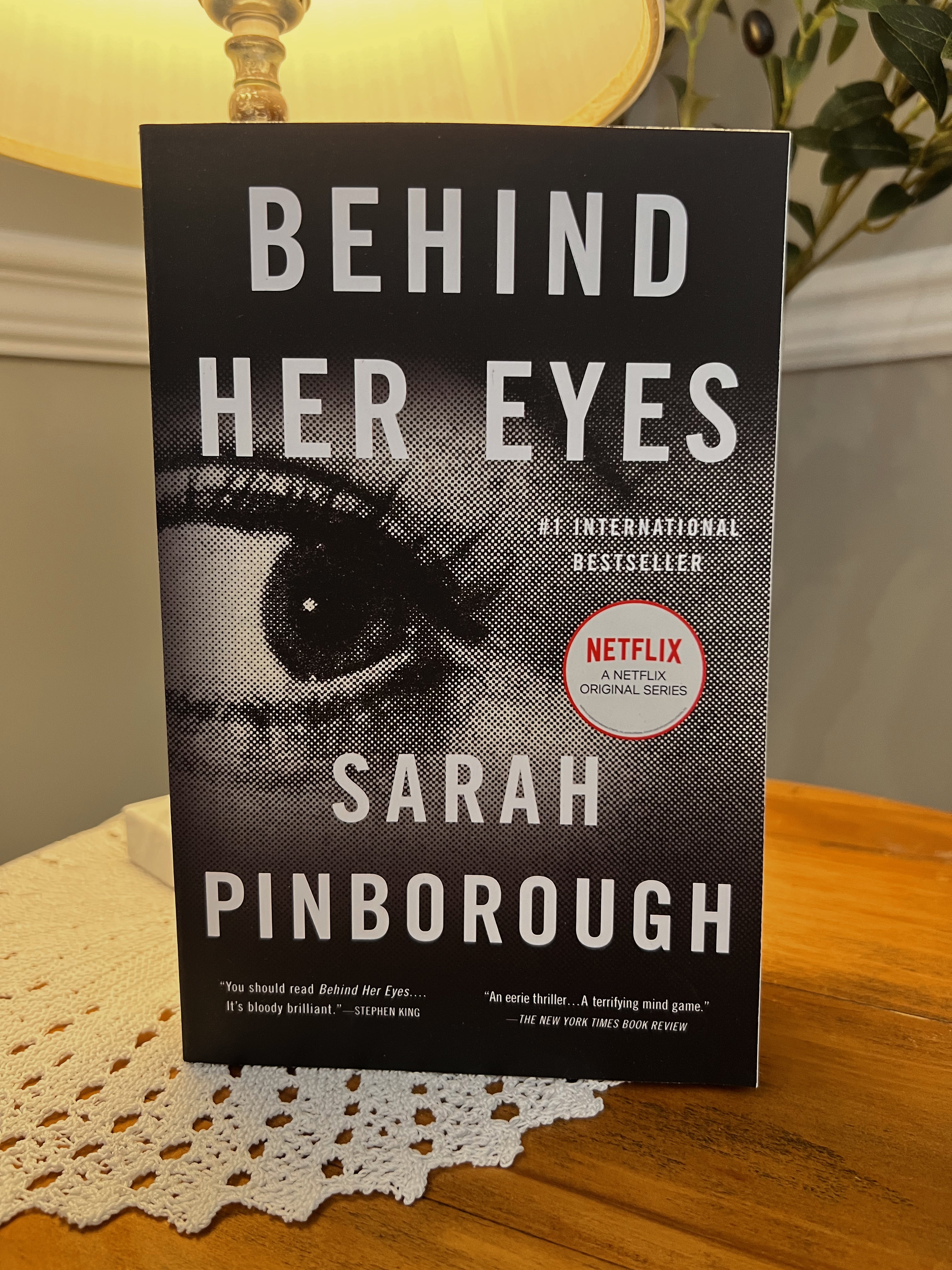Pinborough, Behind her eyes