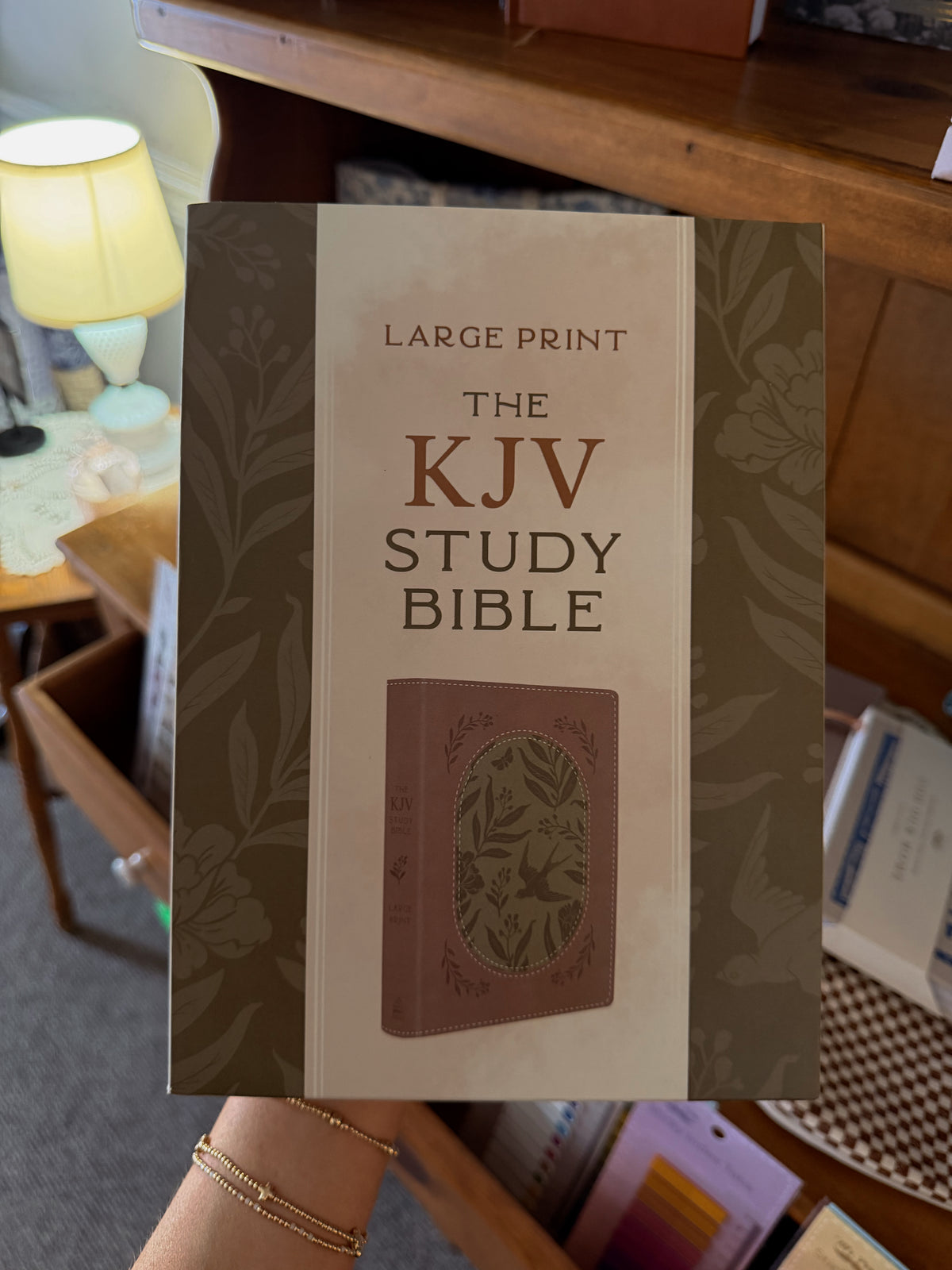 KJV study Bible, large print/ Barbour publishing