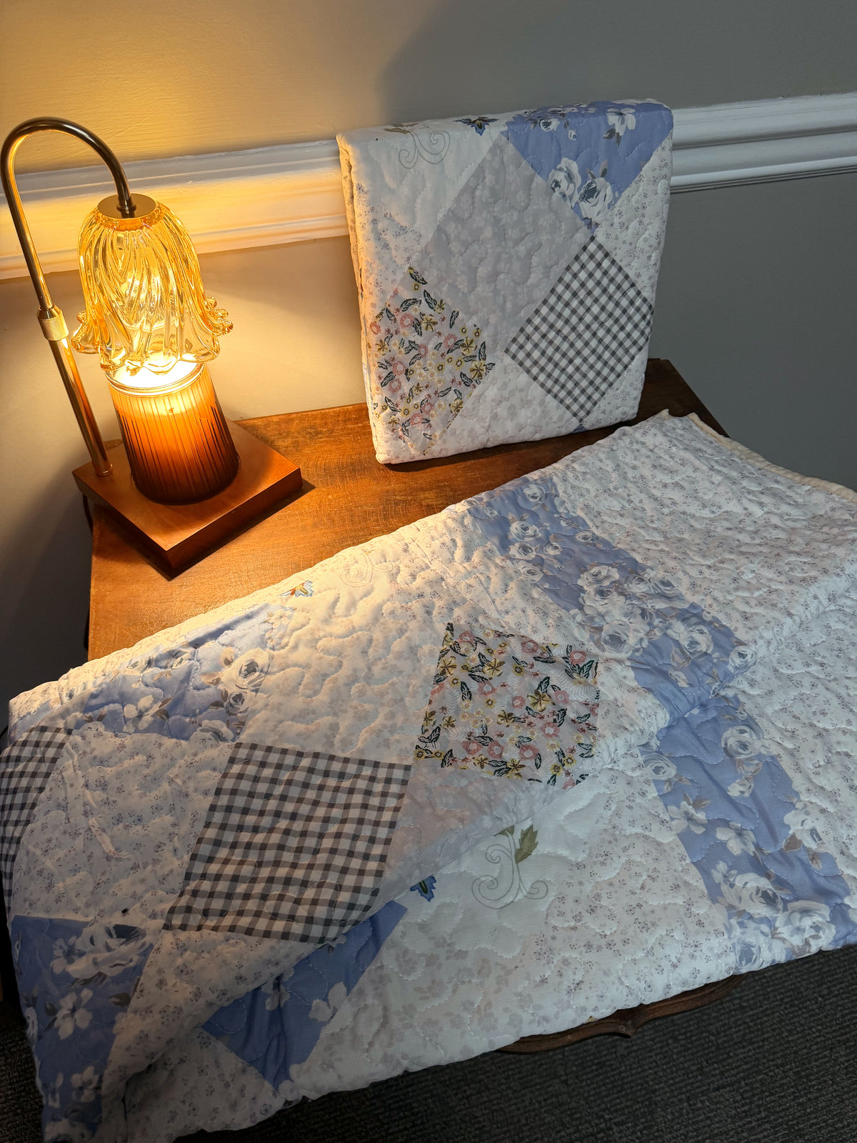 Quilt, Blue blossoms