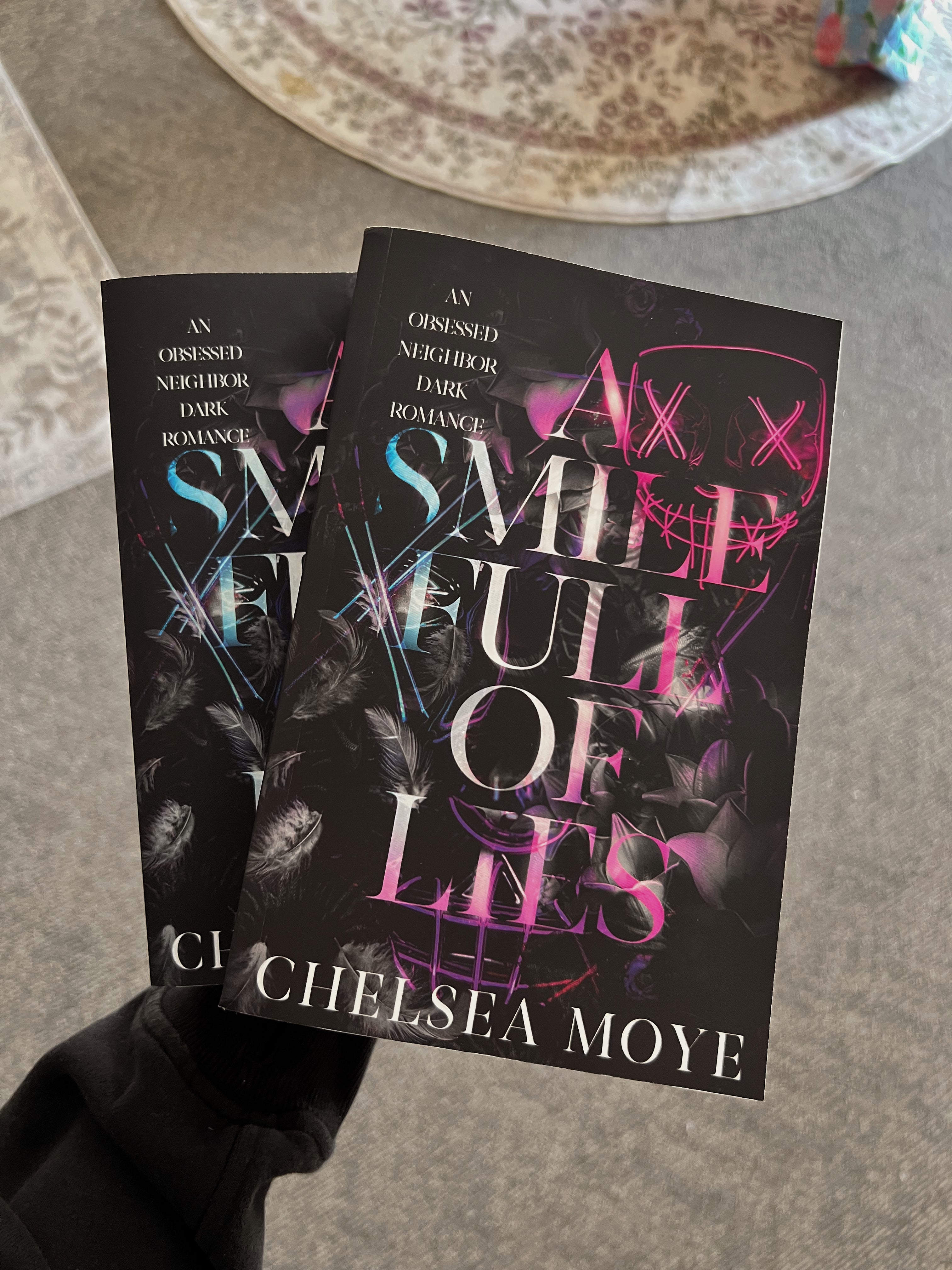 Moye, A smile full of lies/ Signed