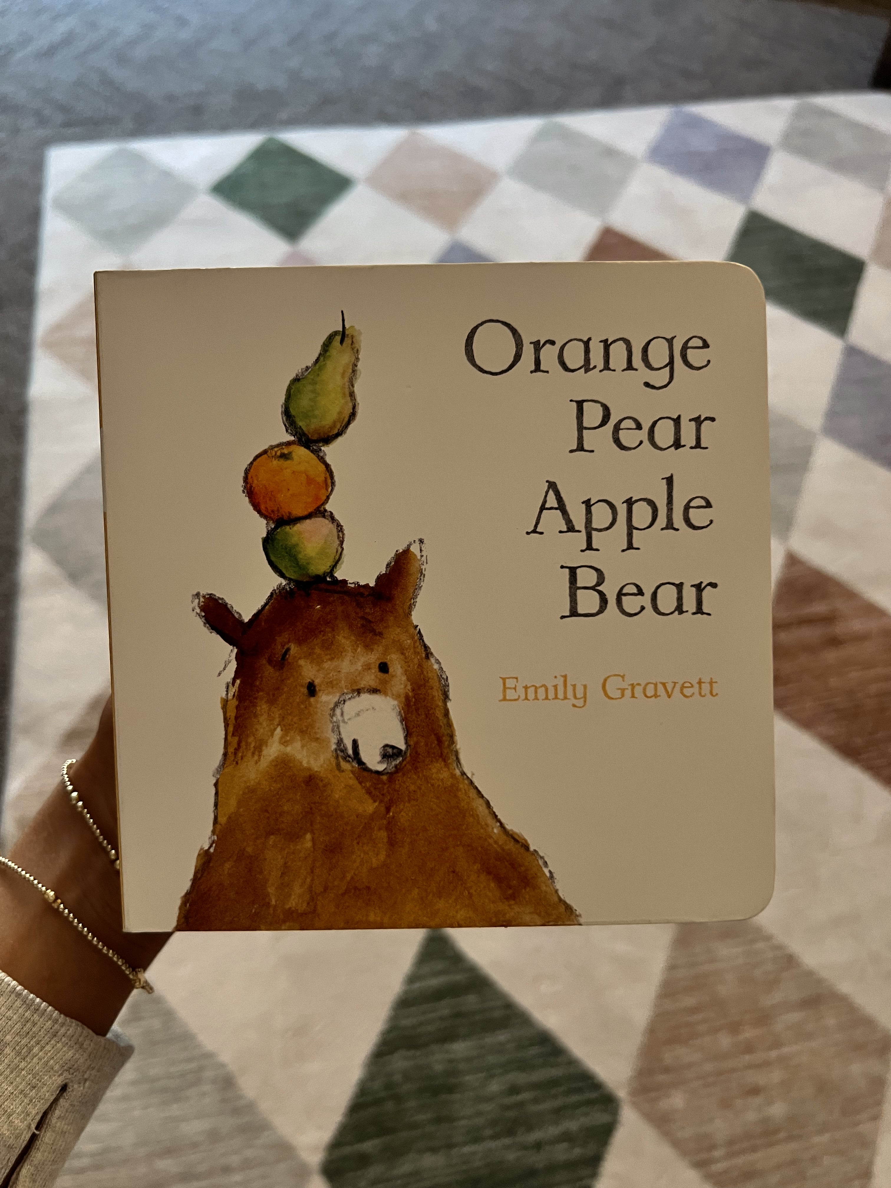 Gravett, Orange Pear Apple Bear