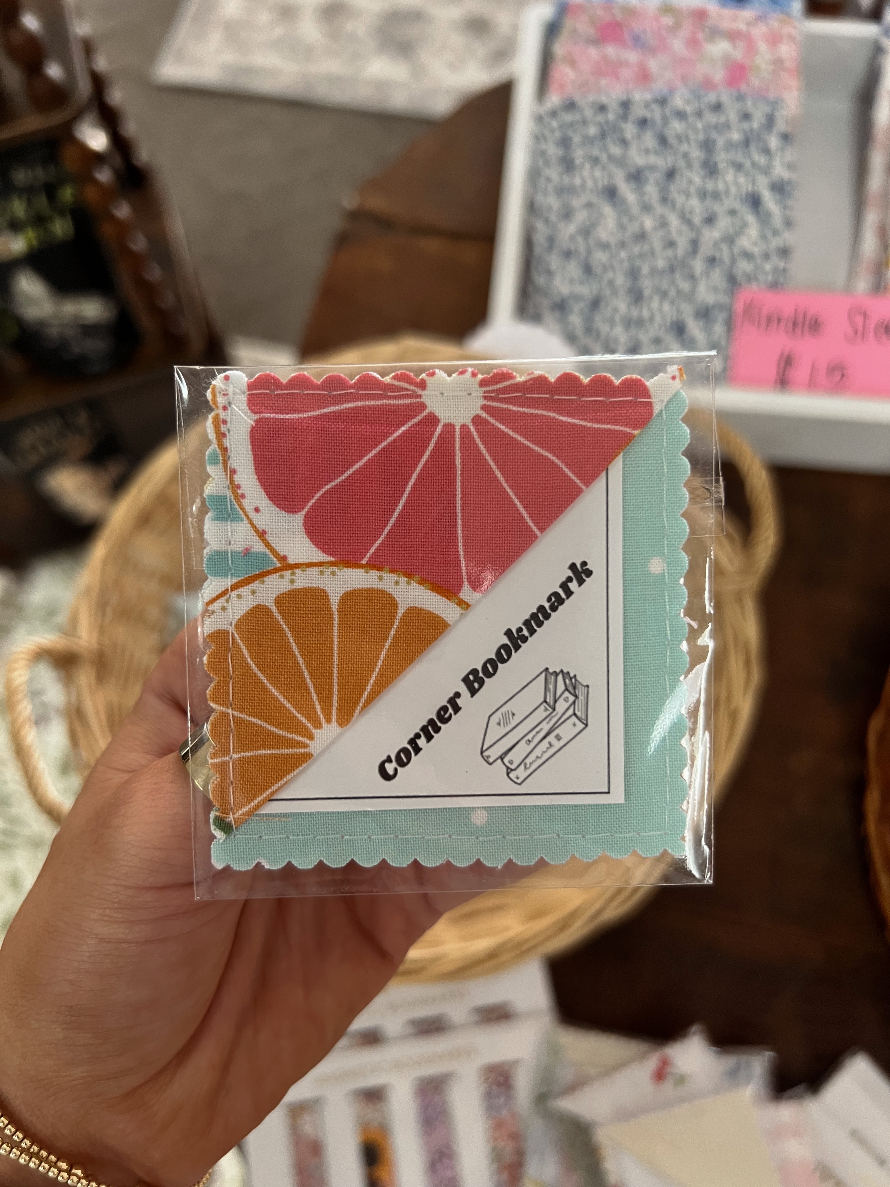 Corner Bookmarks/ Mama Made