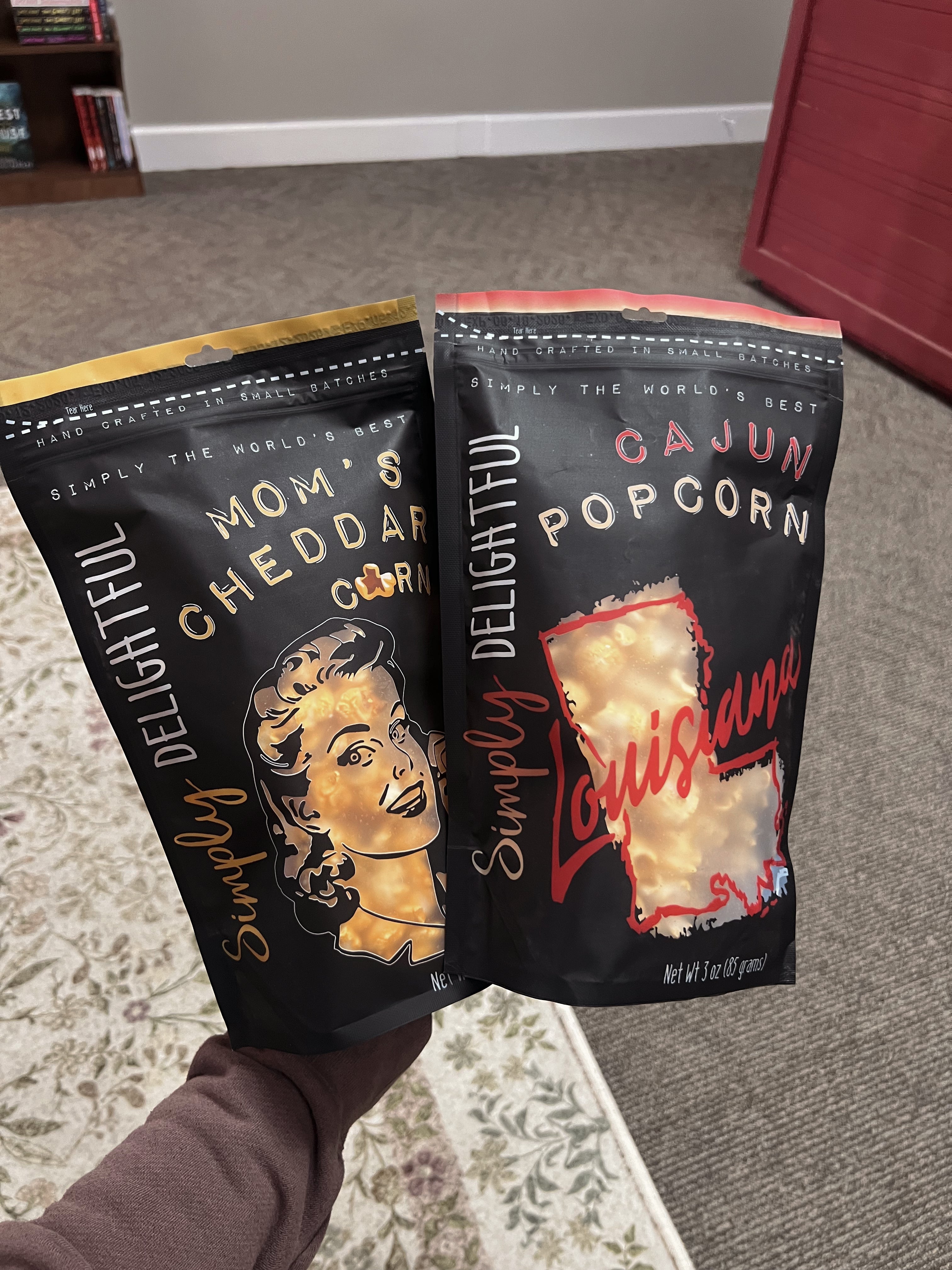 Popcorn 8oz, Simply Delightful.