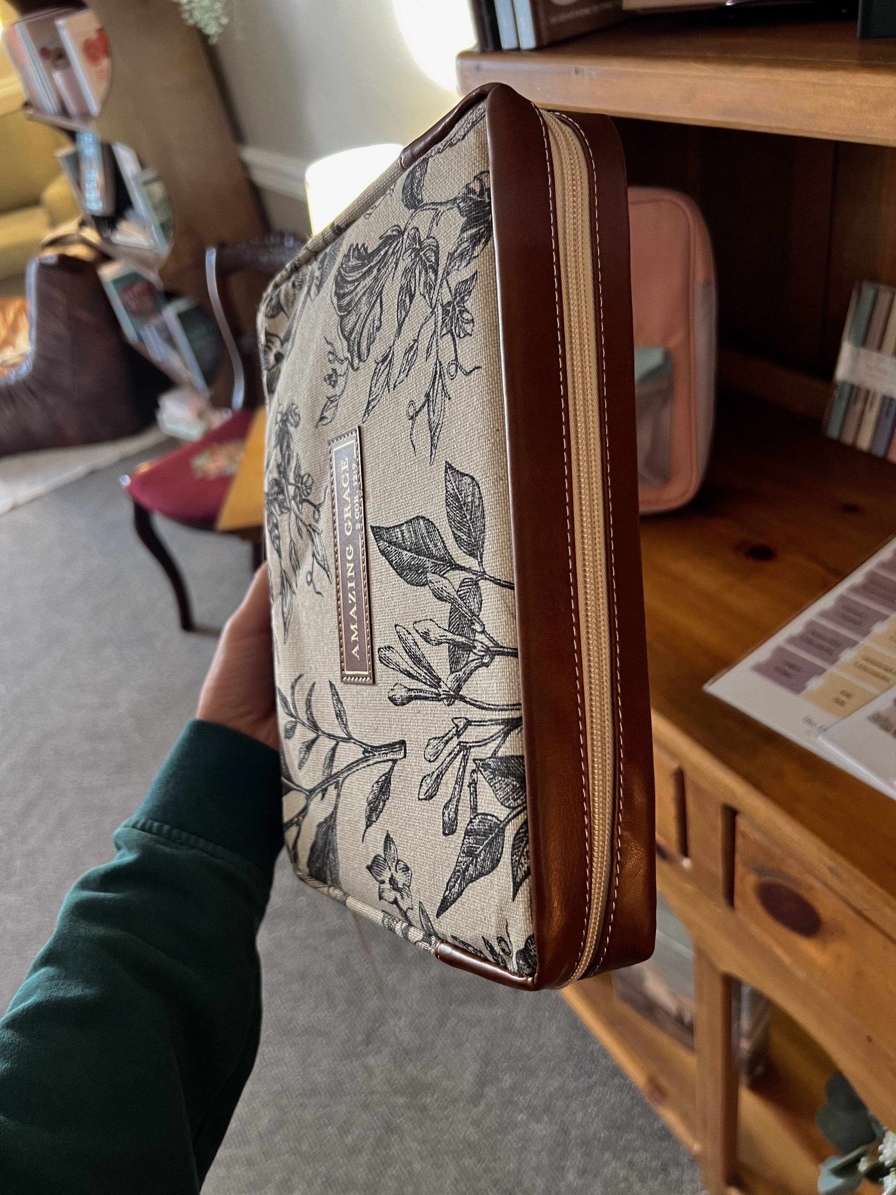 Bible cover, Amazing Grace/ Christian arts